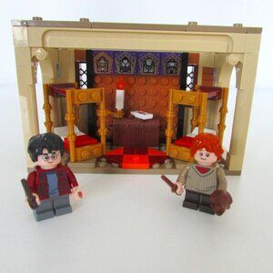 Built Lego Hogwarts Gryffindor Dorms, Set 40452 retired